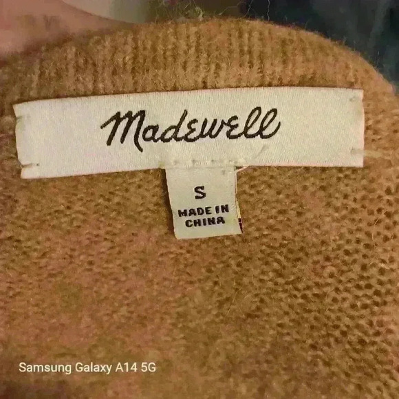 Women's Marino Wool Alpaca Blend Camel Color Buttonless Cardigan Madewell SizeS - Picture 3 of 6